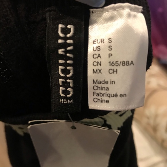 H&M CREEP Glow in The Dark Crop Sweater NWT - Picture 10 of 12